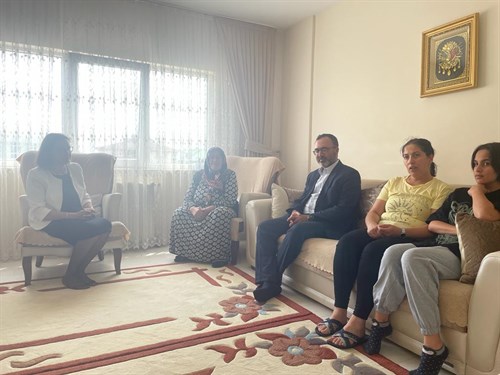 Kaymakamımız Dr.Hülya Kaya Şehit Polis Memuru Can Şencan'ın ailesini ziyaret etti.