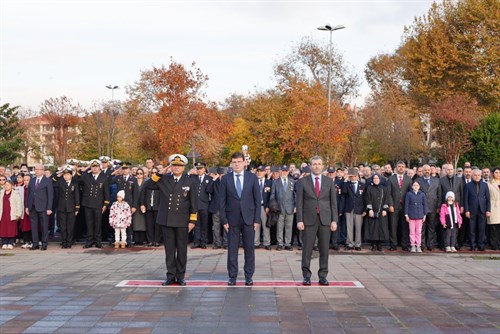 İlçemizde 10 Kasım Münasebetiyle Çelenk Sunma Töreni Gerçekleştirildi